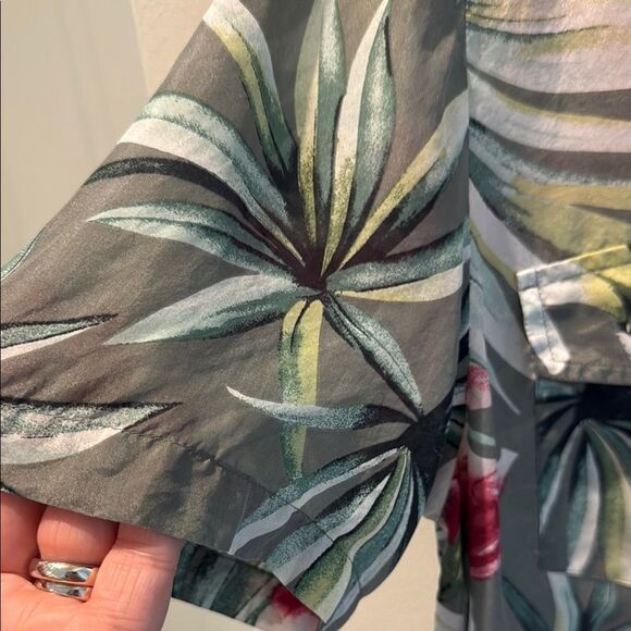 Anna and Frank Tropical Floral Button Down Silk Shirt Size Medium - Picture 3 of 9